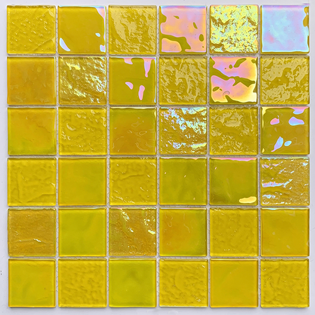 Gạch khảm thủy tinh óng ánh màu vàng đầy màu sắc cho nhà bếp